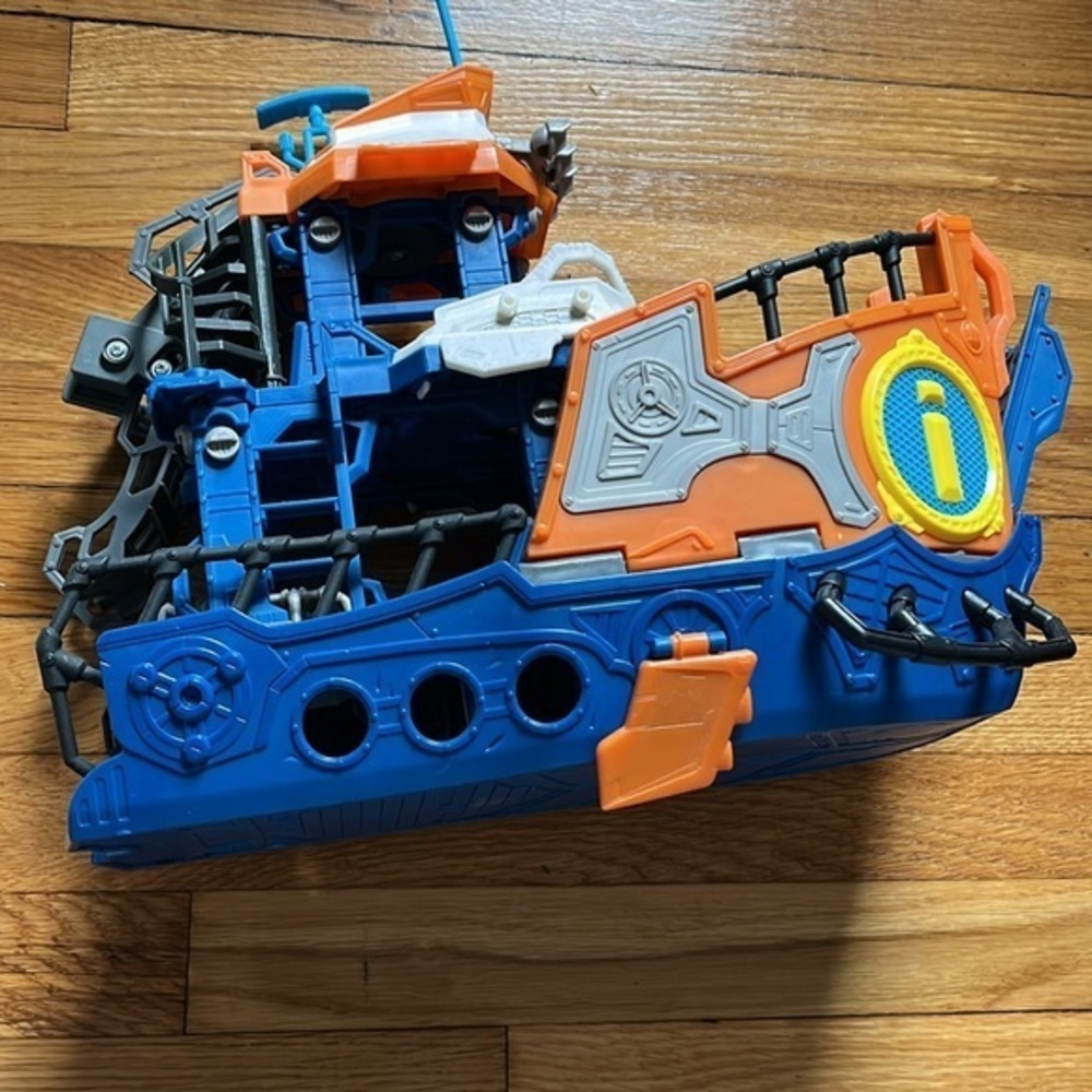 Imaginext deep sea rescue boat some signs of wear &  play see pics.